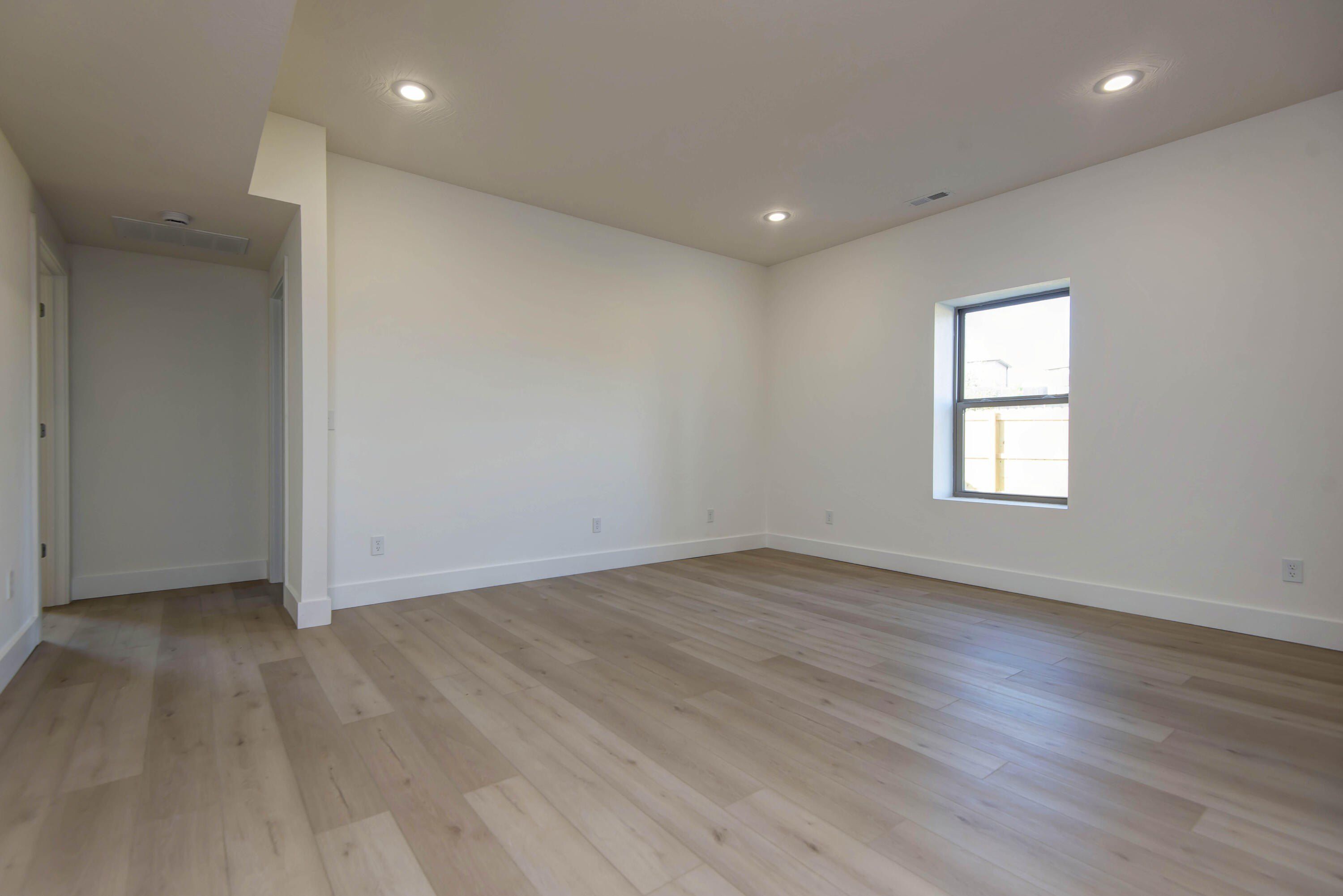 4449 N Toby Avenue. Springfield, MO 65803