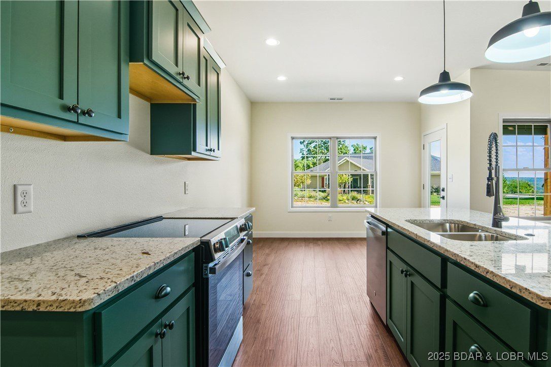 40 Lady Bug Lane. Camdenton, MO 65020