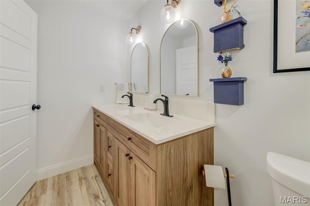 3645 Woodman Drive. Florissant, MO 63031