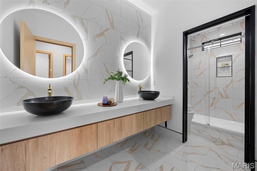 10652 Roanna Lane. Saint Louis, MO 63128