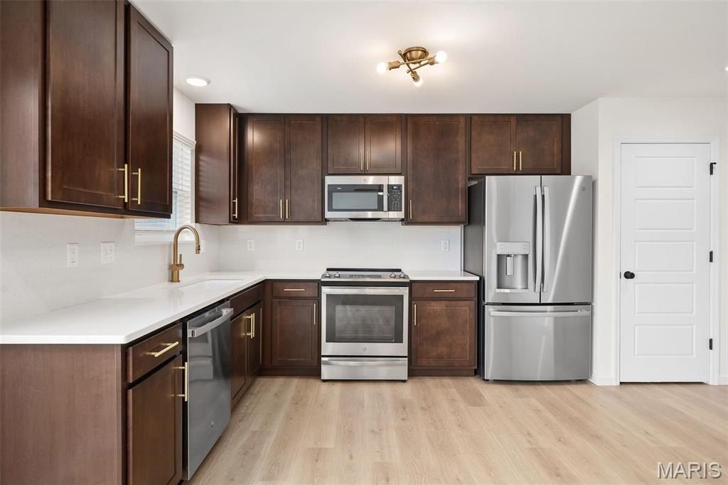 722 Courtshire Crossing. Truesdale, MO 63380