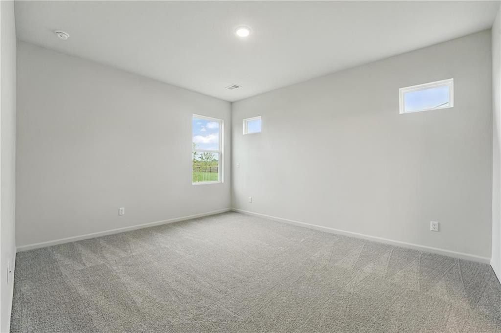 120 Nw Mulberry Court. Blue Springs, MO 64014