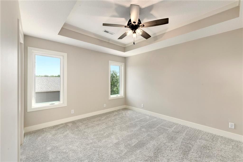 1515 Nw Whispering Court. Grain Valley, MO 64029