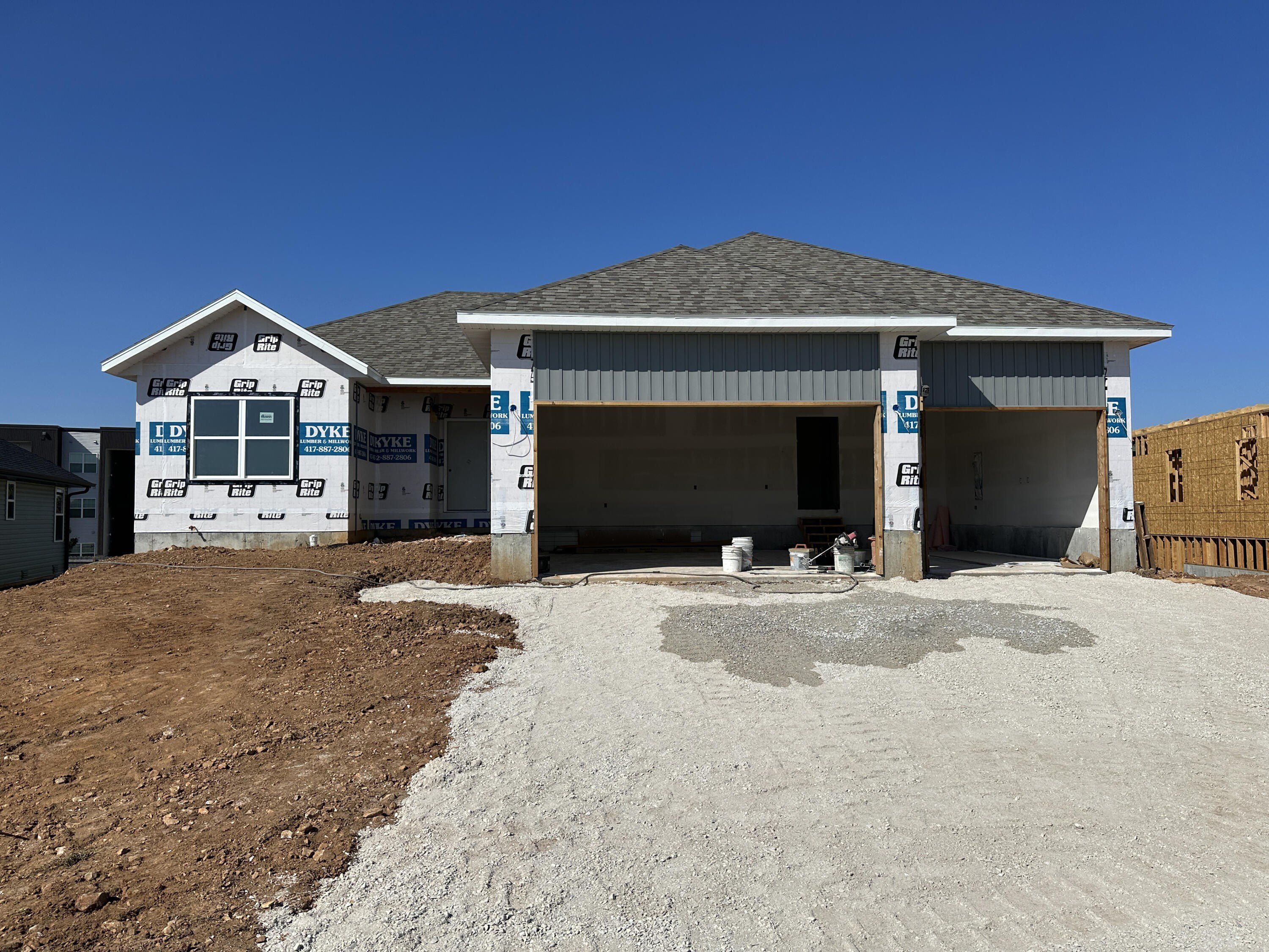 1281 N Maxine Avenue. Nixa, MO 65714