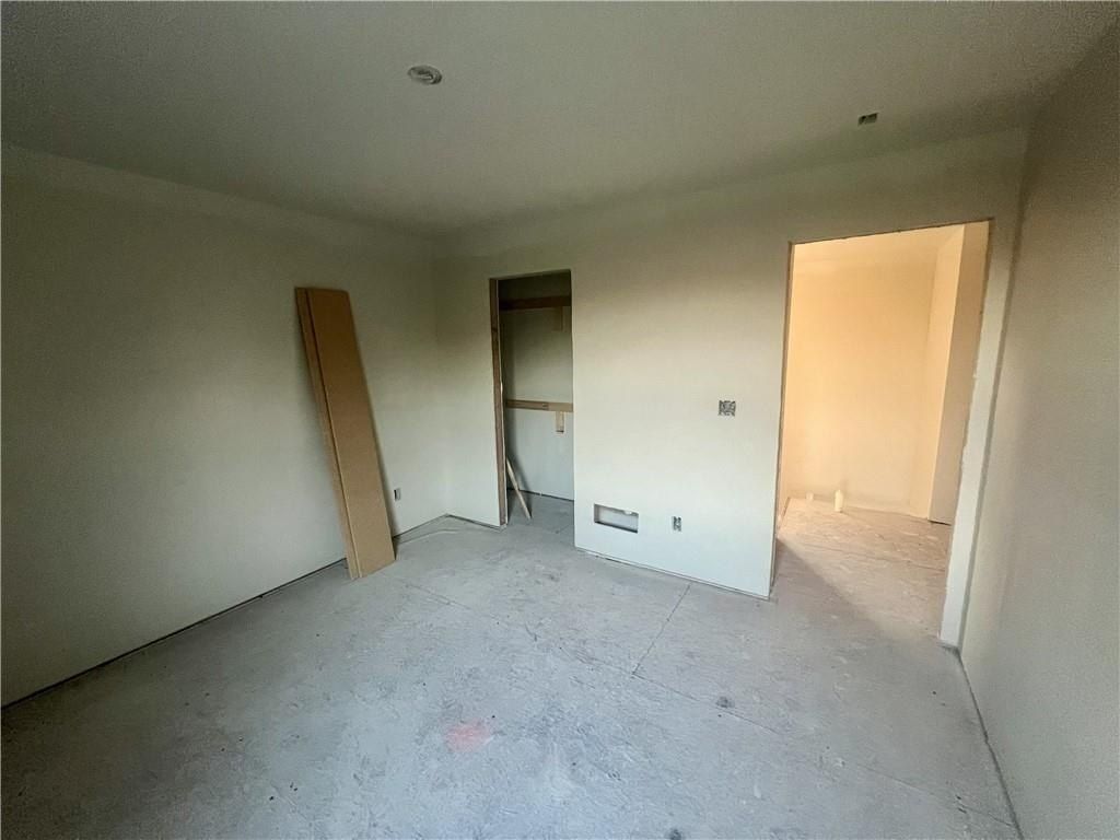 1345 N Holland Court. Independence, MO 64056