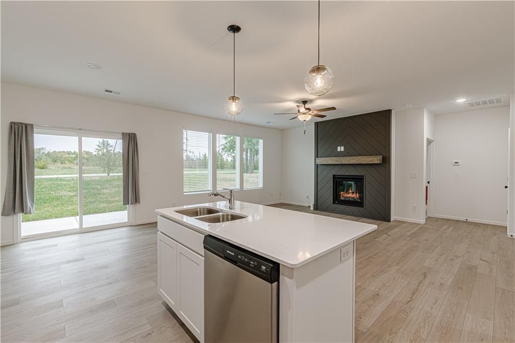 309 Sw Hawthorne Court. Blue Springs, MO 64014