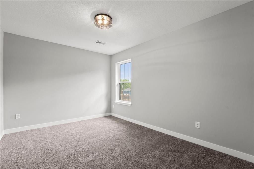 11226 N Oak Trafficway. Kansas City, MO 64155