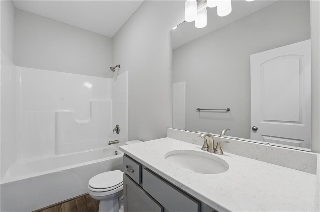 3041 Nw 95Th Terrace. Kansas City, MO 64154