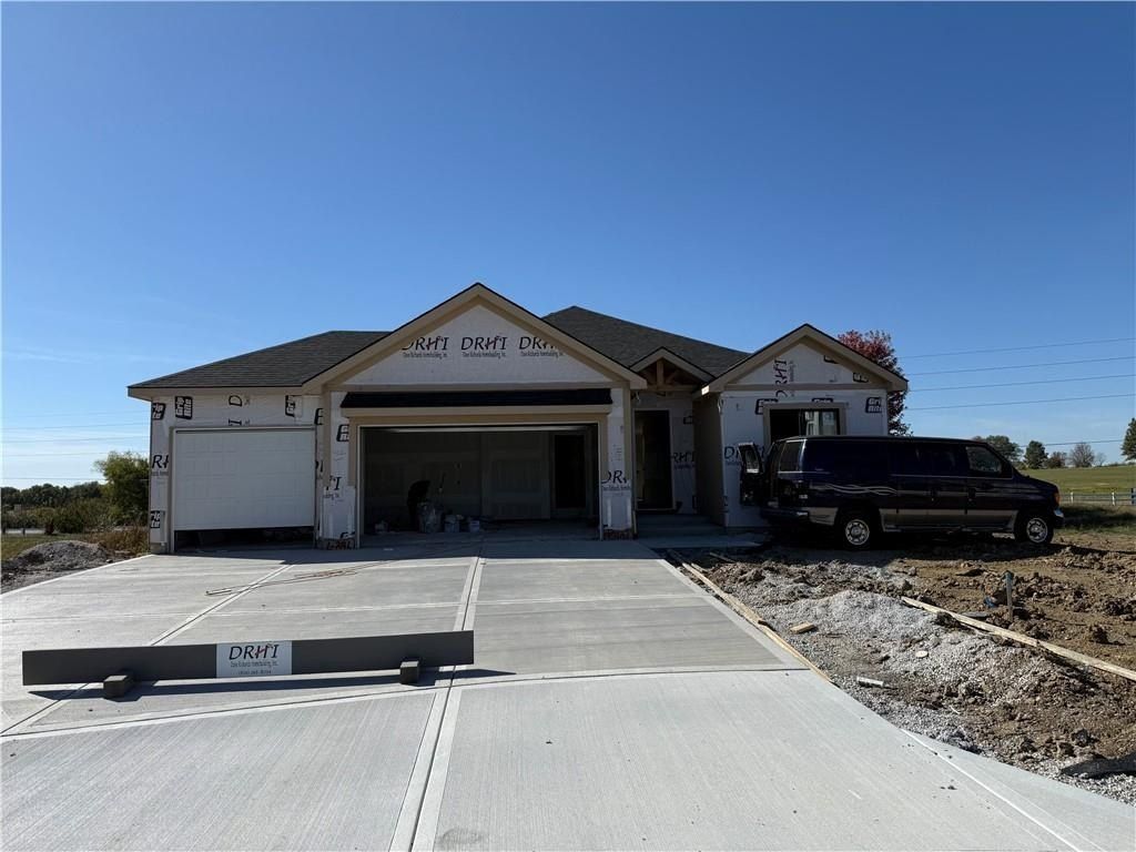 27601 E 128Th Court. Lees Summit, MO 64086