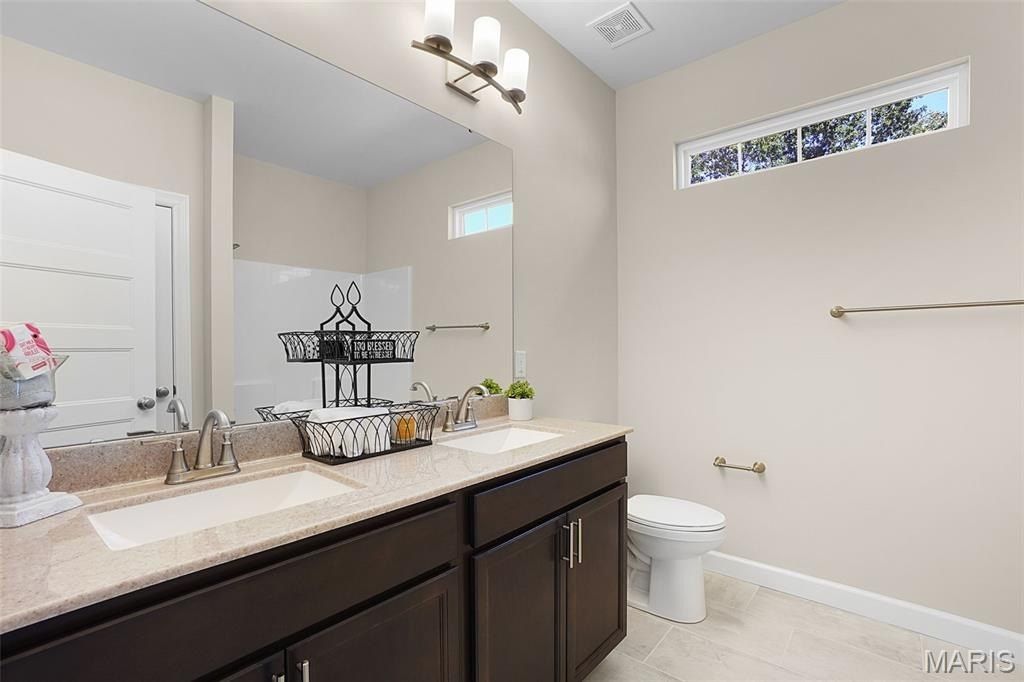 5 Schaper Farms Court. Foristell, MO 63348