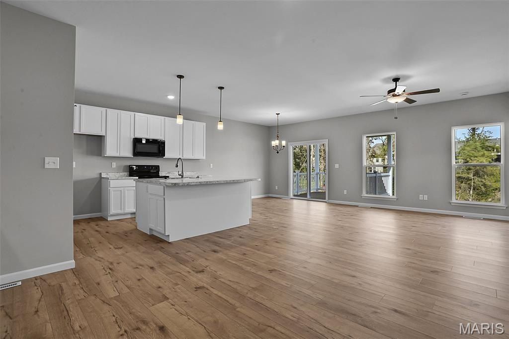 181 Hanks Close. Washington, MO 63090