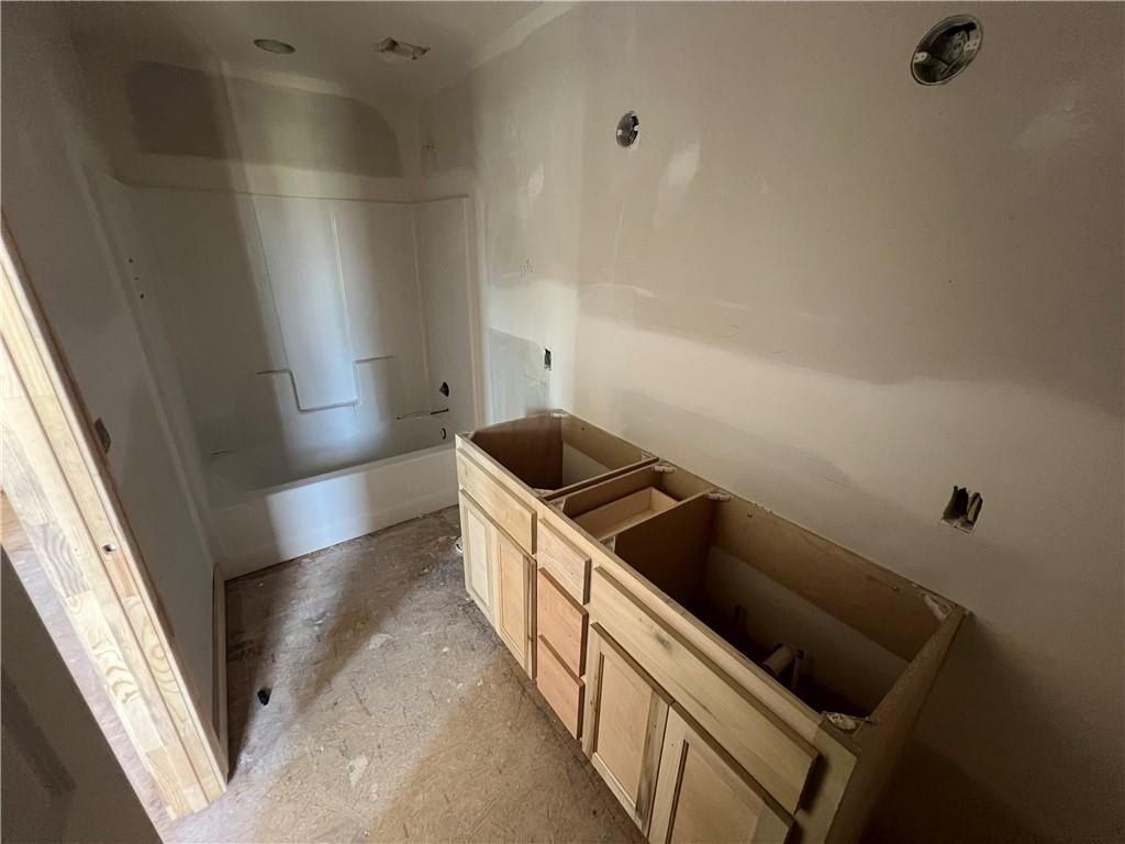 12709 Applewood Drive. Grandview, MO 64030