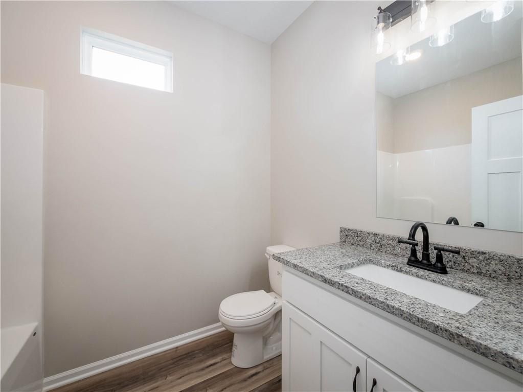 1303 Ne Redwood Court. Oak Grove, MO 64075