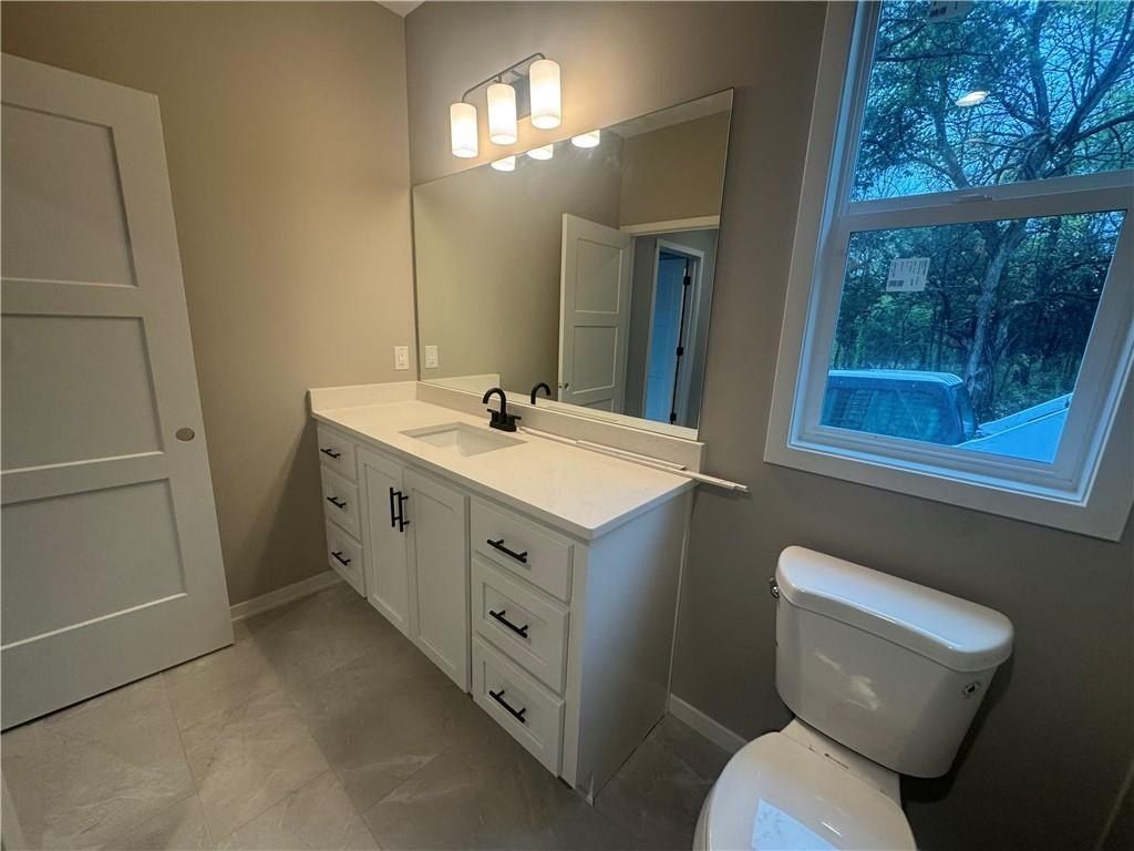 1604 Stonewall Street. Oak Grove, MO 64075