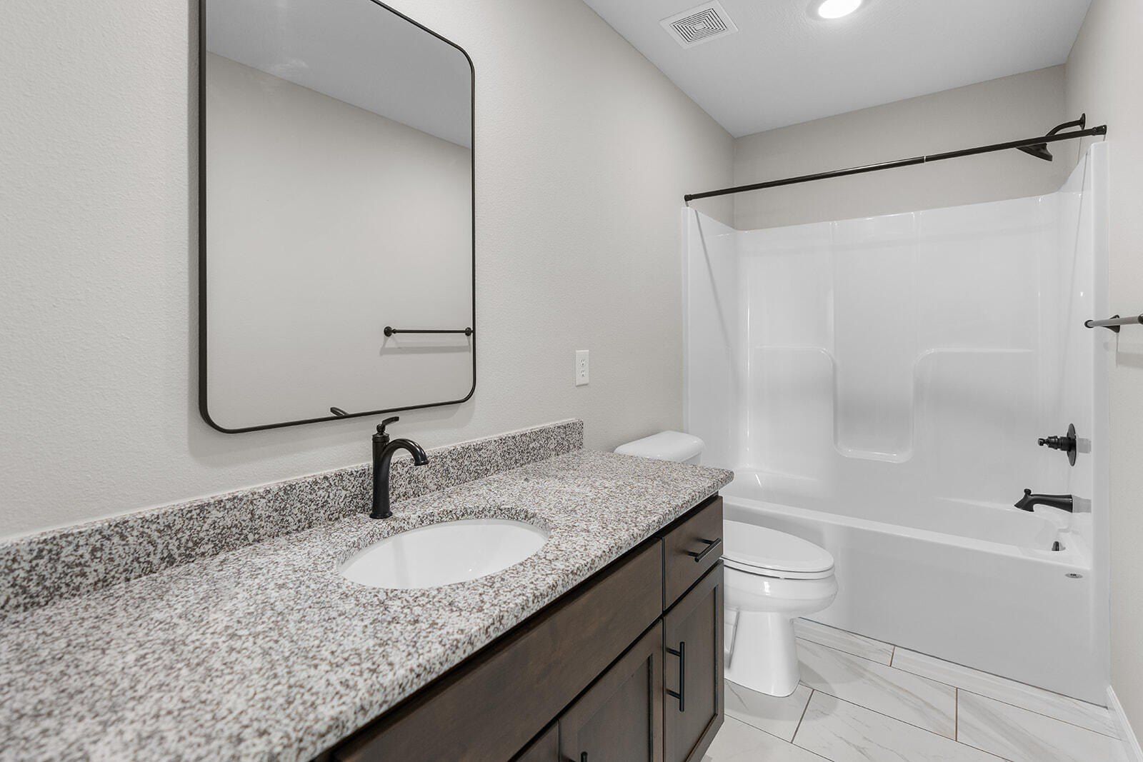 844 S Parkside Circle. Nixa, MO 65714