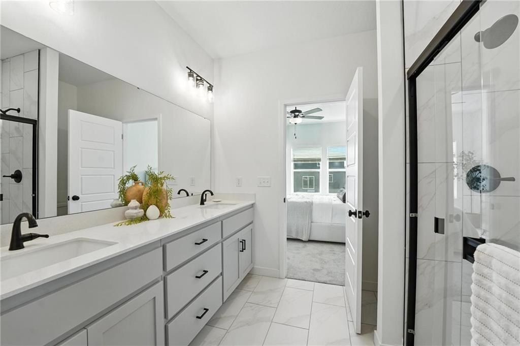 1218 Se Windbreak Drive. Lees Summit, MO 64081