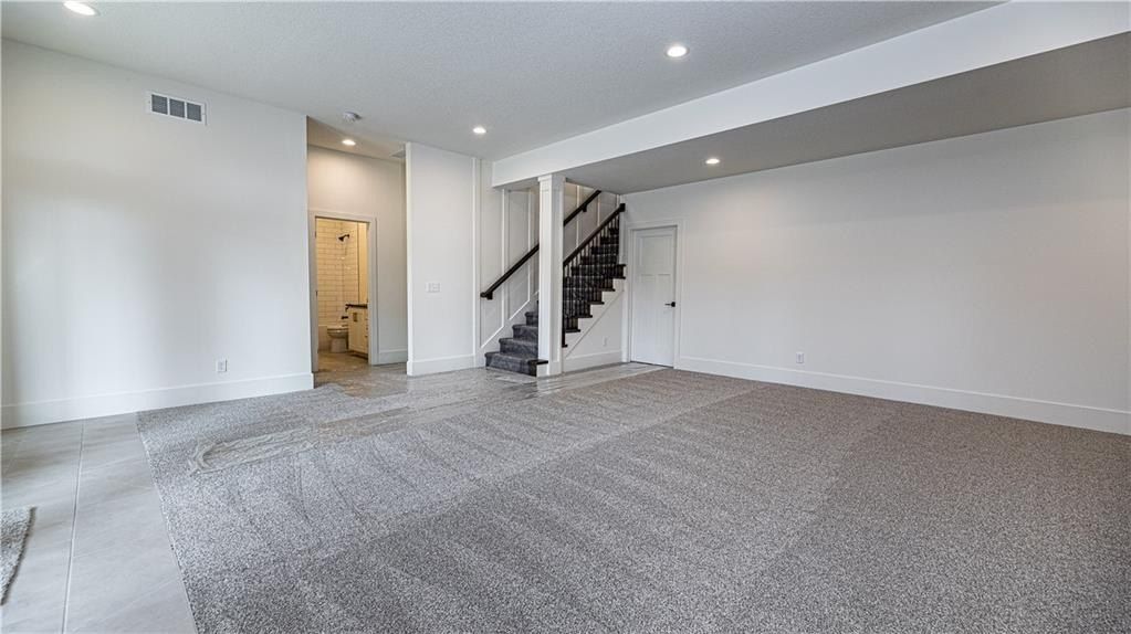 119 Teton Ridge. Lake Winnebago, MO 64034