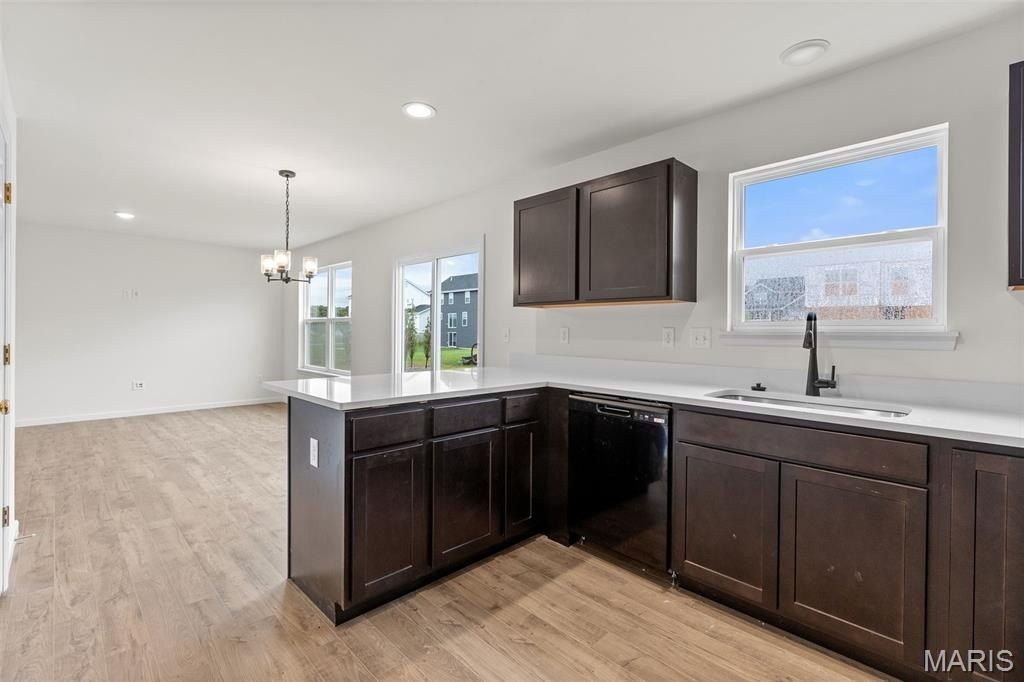 316 Winding Bluffs Court. Fenton, MO 63026