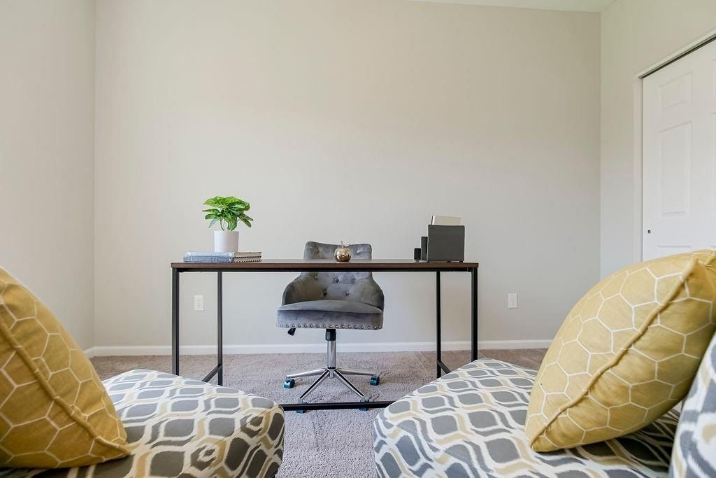 12201 N Rhode Court. Kansas City, MO 64163