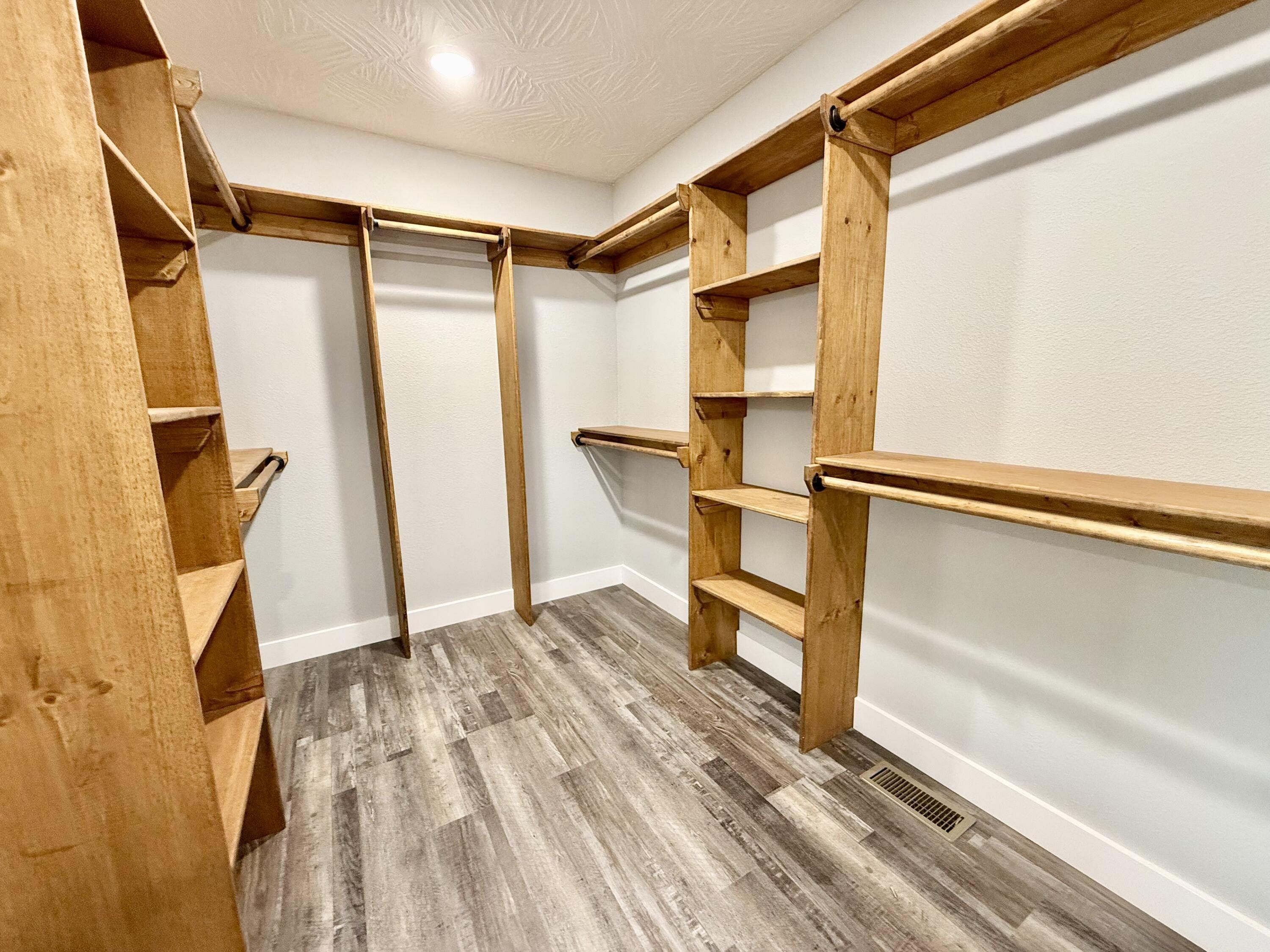 185 Sunshine Avenue. Cabool, MO 65689