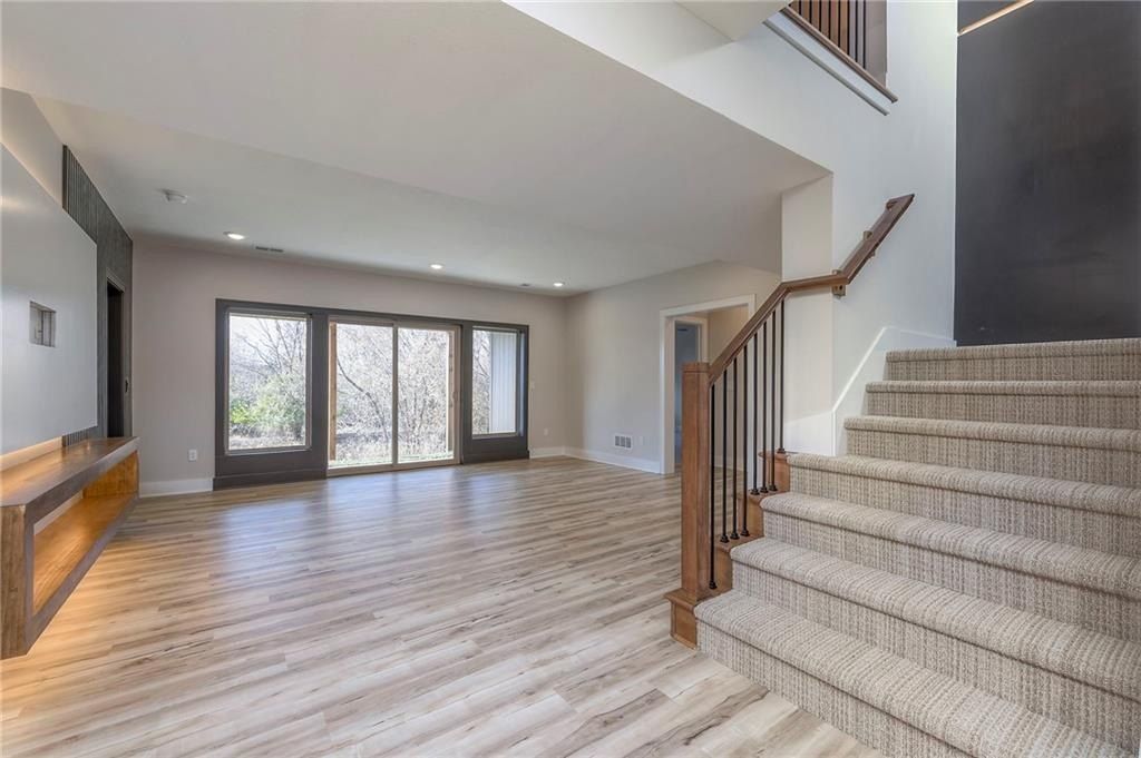 916 Savannah Lane. Greenwood, MO 64034