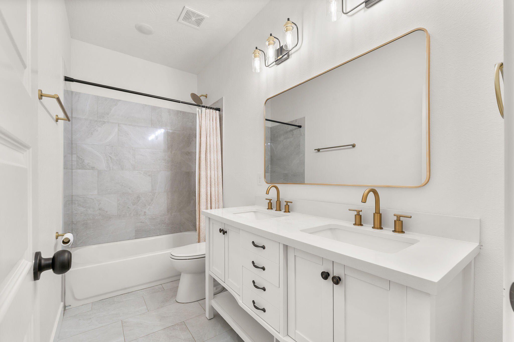 975 S 21St Avenue. Ozark, MO 65721