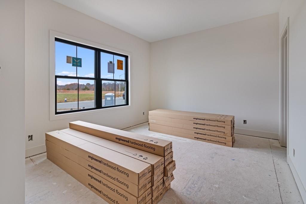 1839 Woodward Circle. Raymore, MO 64083