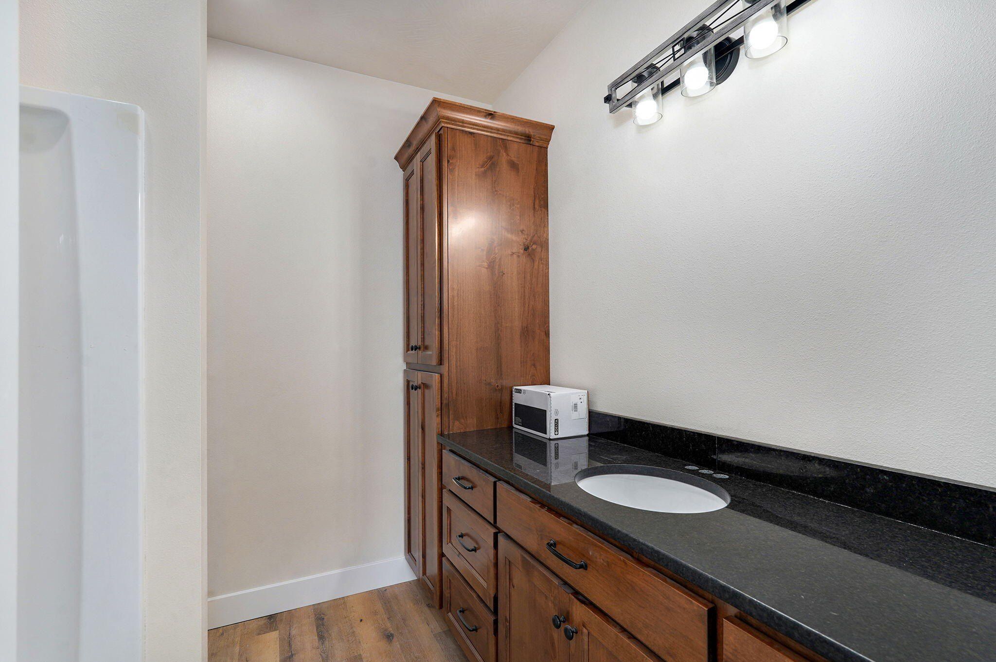 718 S Hickory Street. Mount Vernon, MO 65712