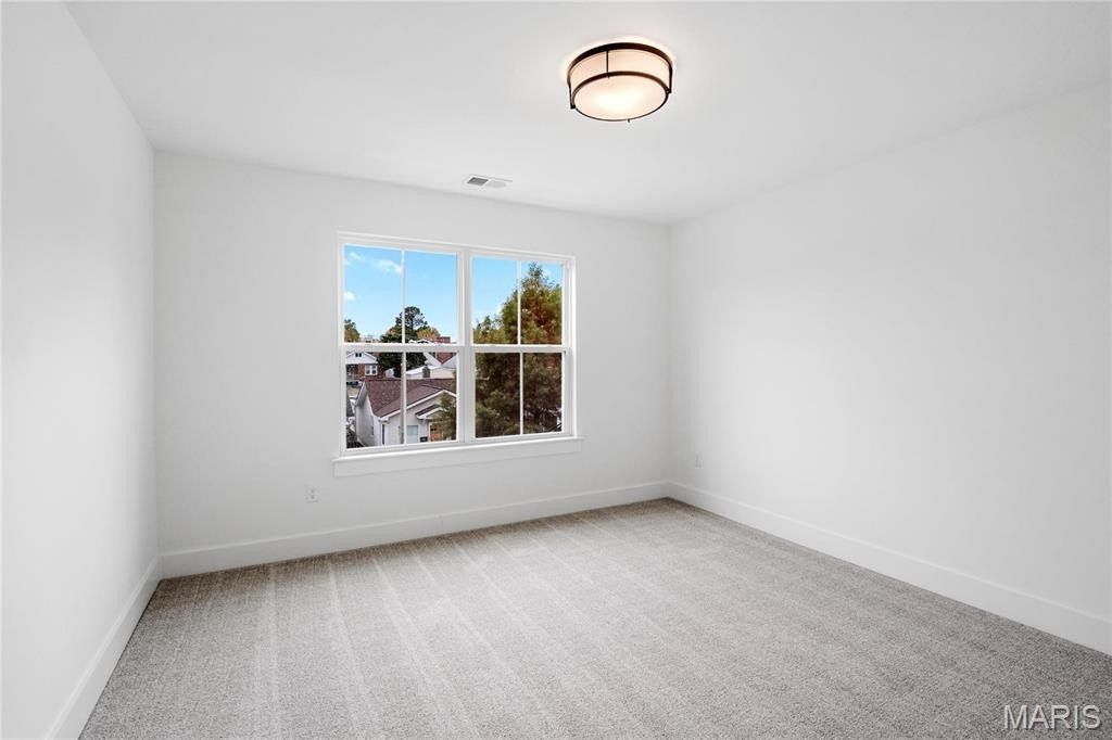 6927 Sutherland Avenue. Saint Louis, MO 63109