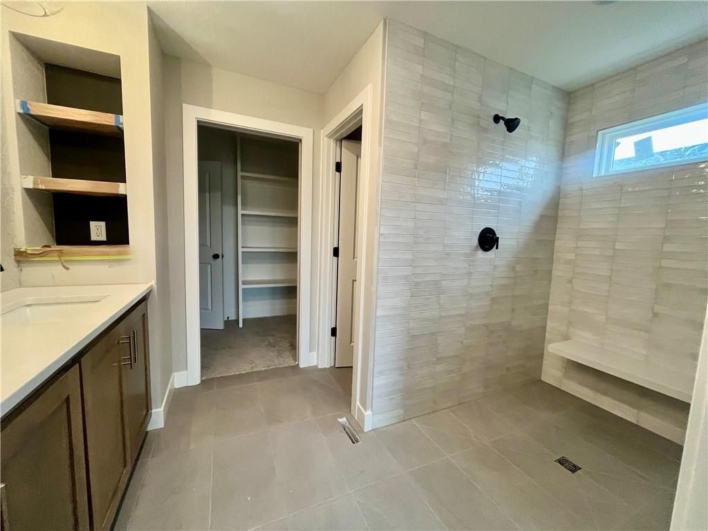 912 Nw 94 Terrace. Kansas City, MO 64155