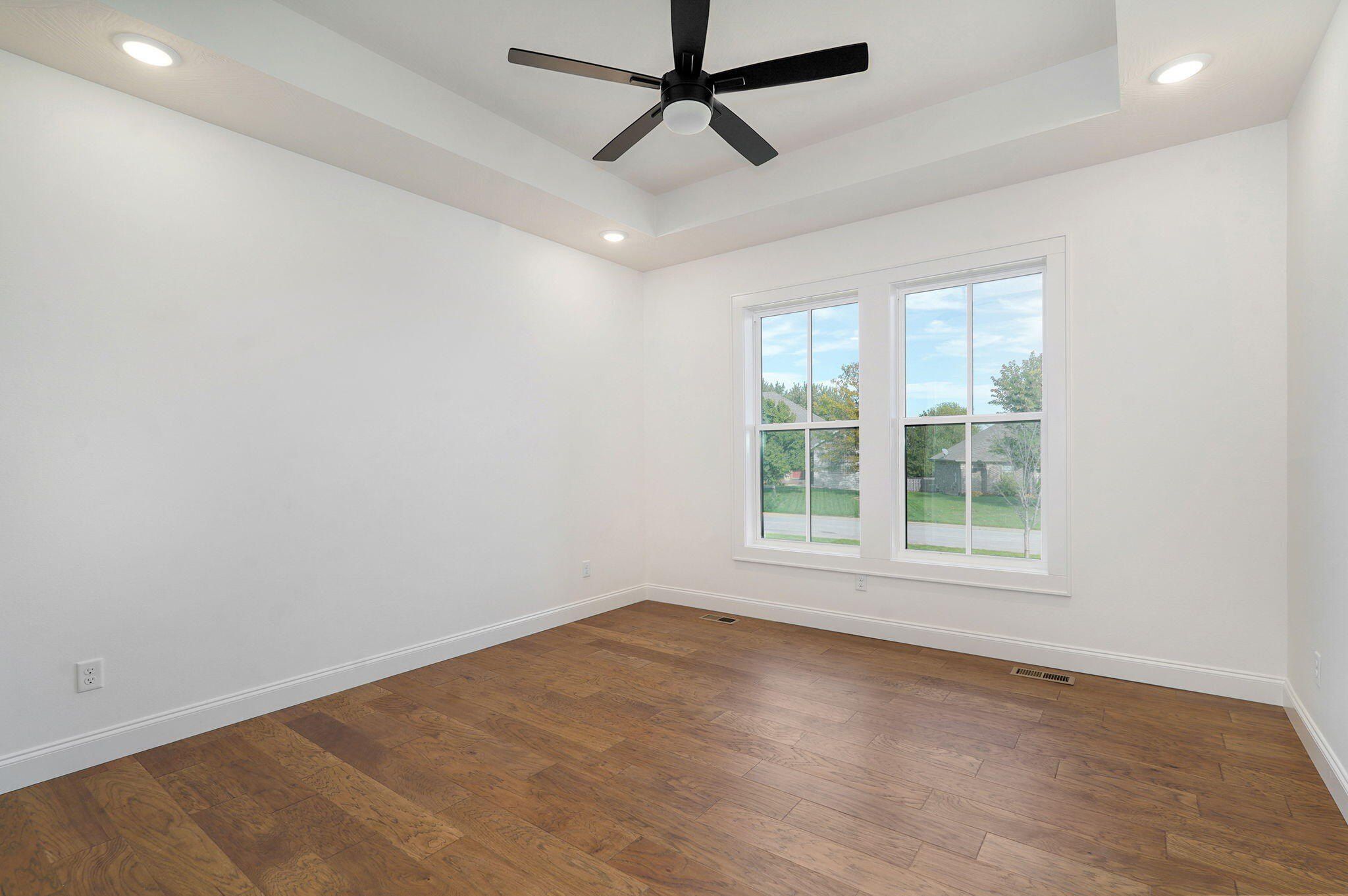 1525 N Marlowe Avenue. Springfield, MO 65802