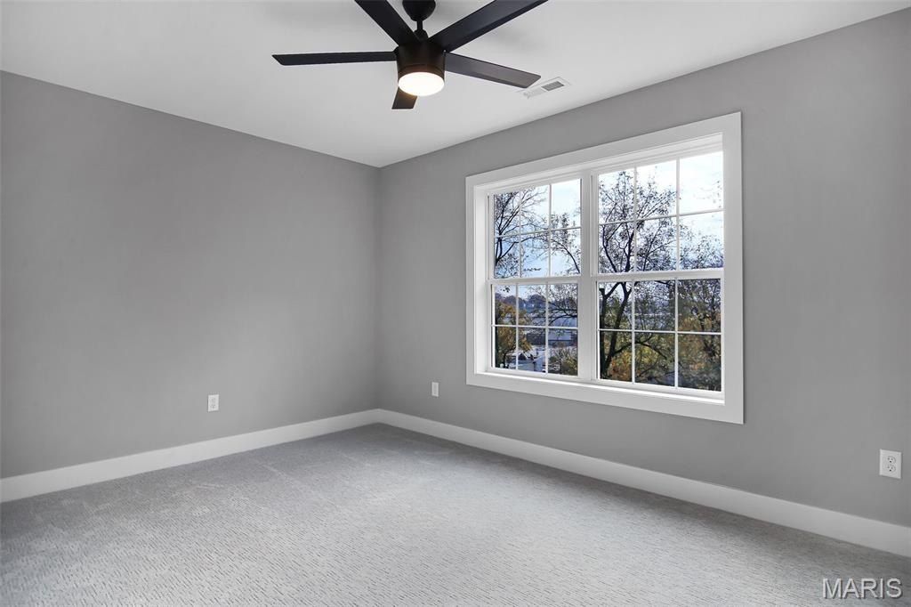 6718 Glades Avenue. Saint Louis, MO 63139