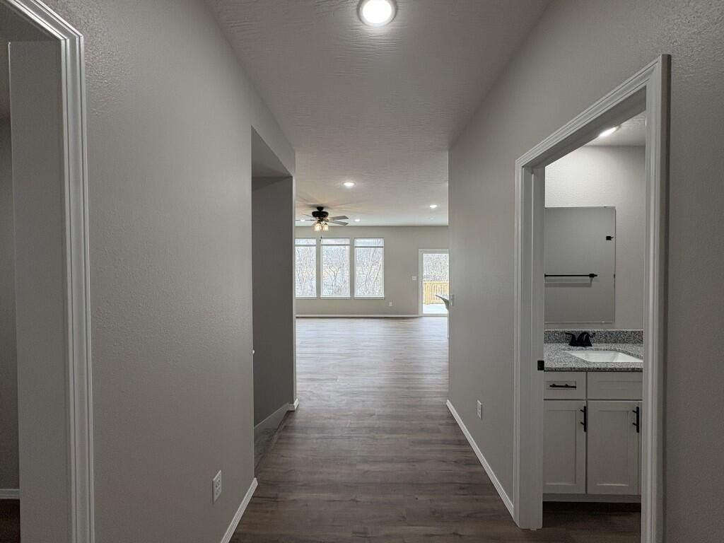 1383 N Maxine Avenue. Nixa, MO 65714