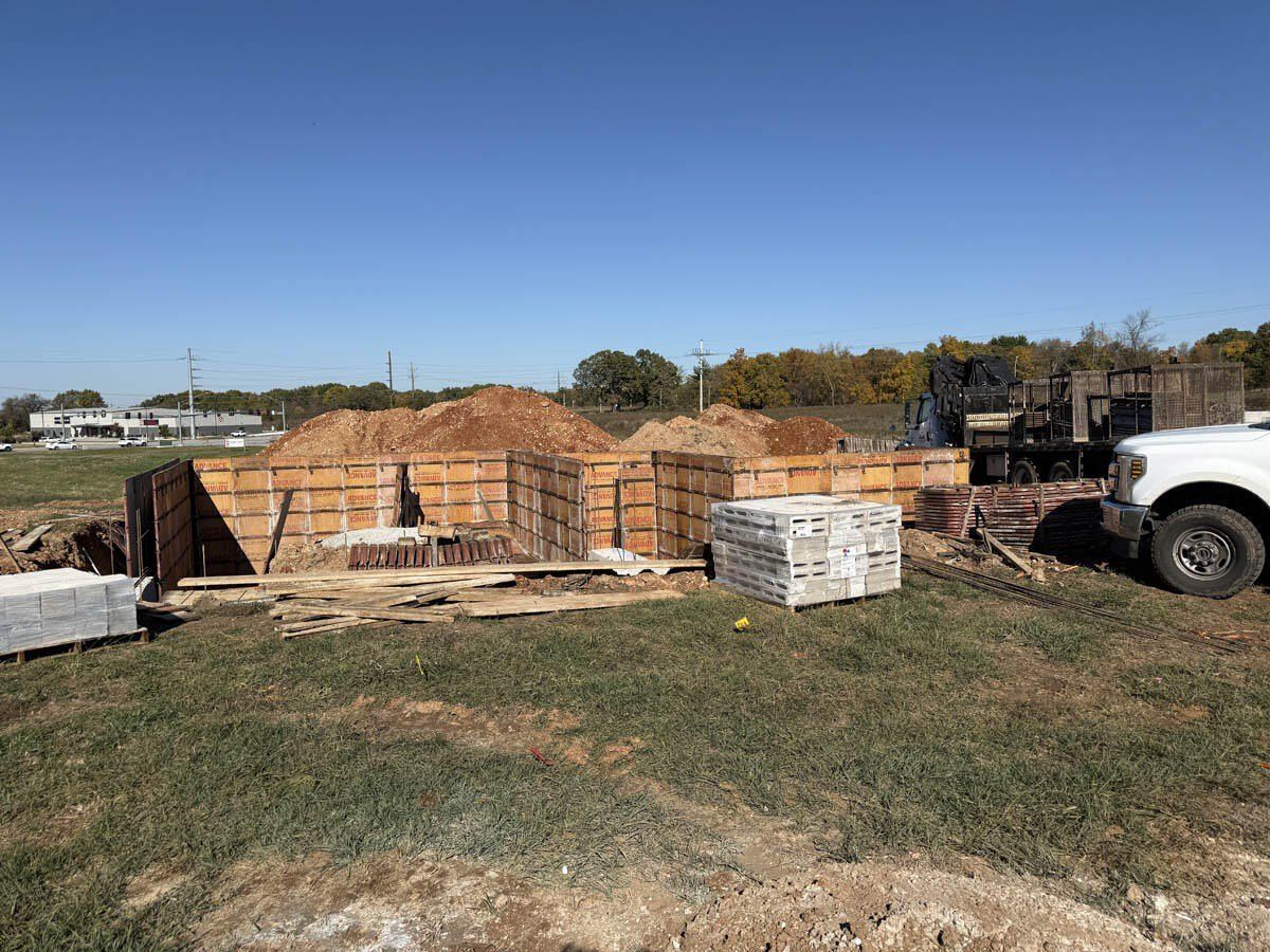 1327 N Maxine Avenue. Nixa, MO 65714