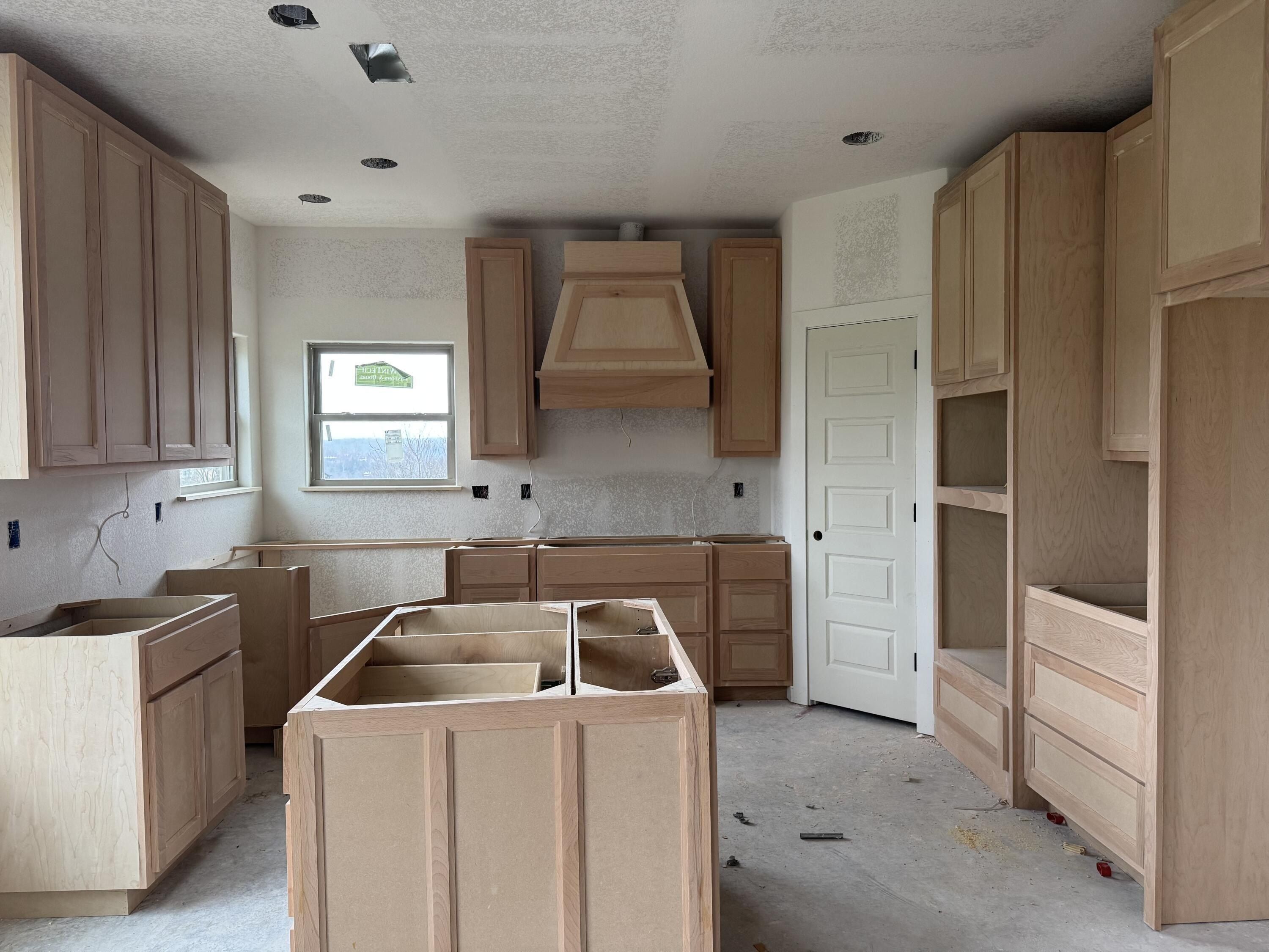 301 Blackberry Court. Cassville, MO 65625