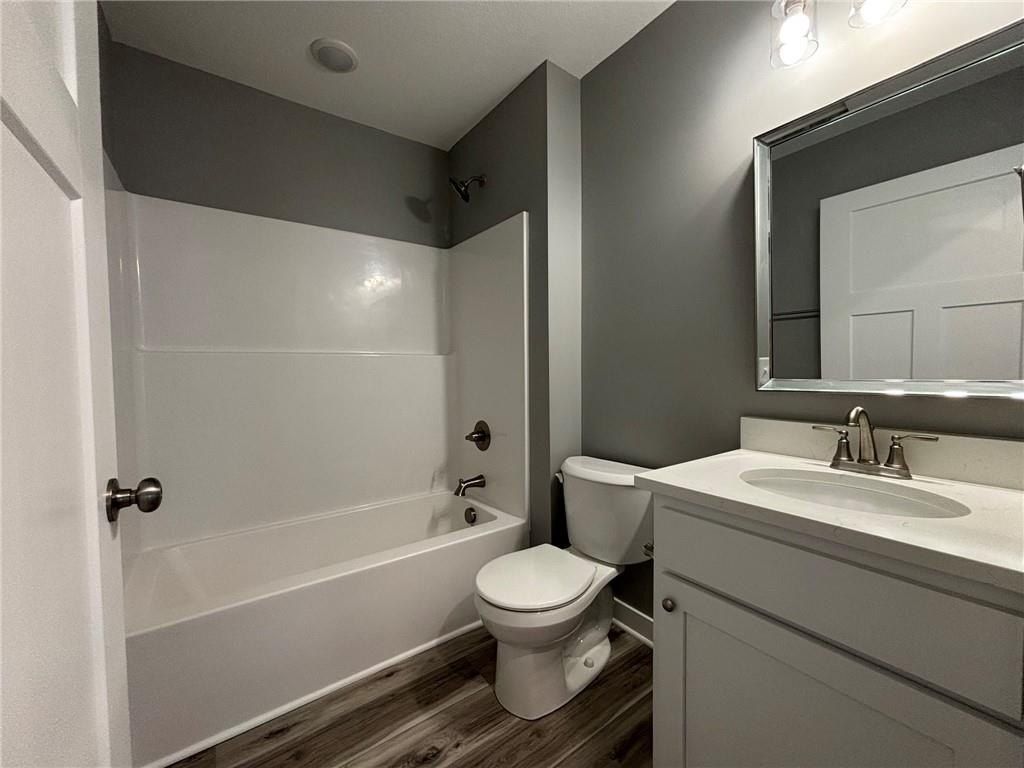 4909 S Creek Woods Drive. Saint Joseph, MO 64507