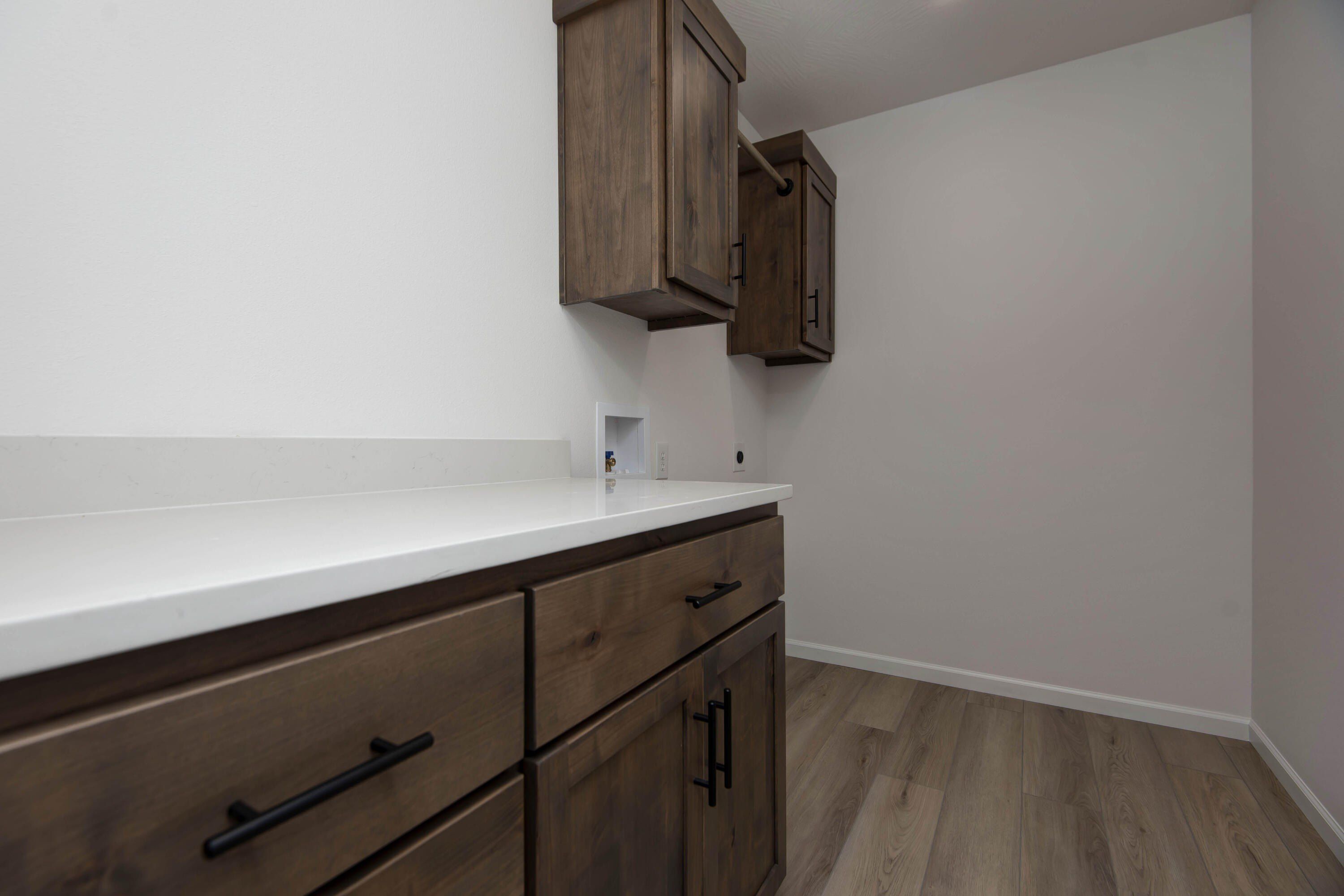 2206 S Grassmier Road. Ozark, MO 65721