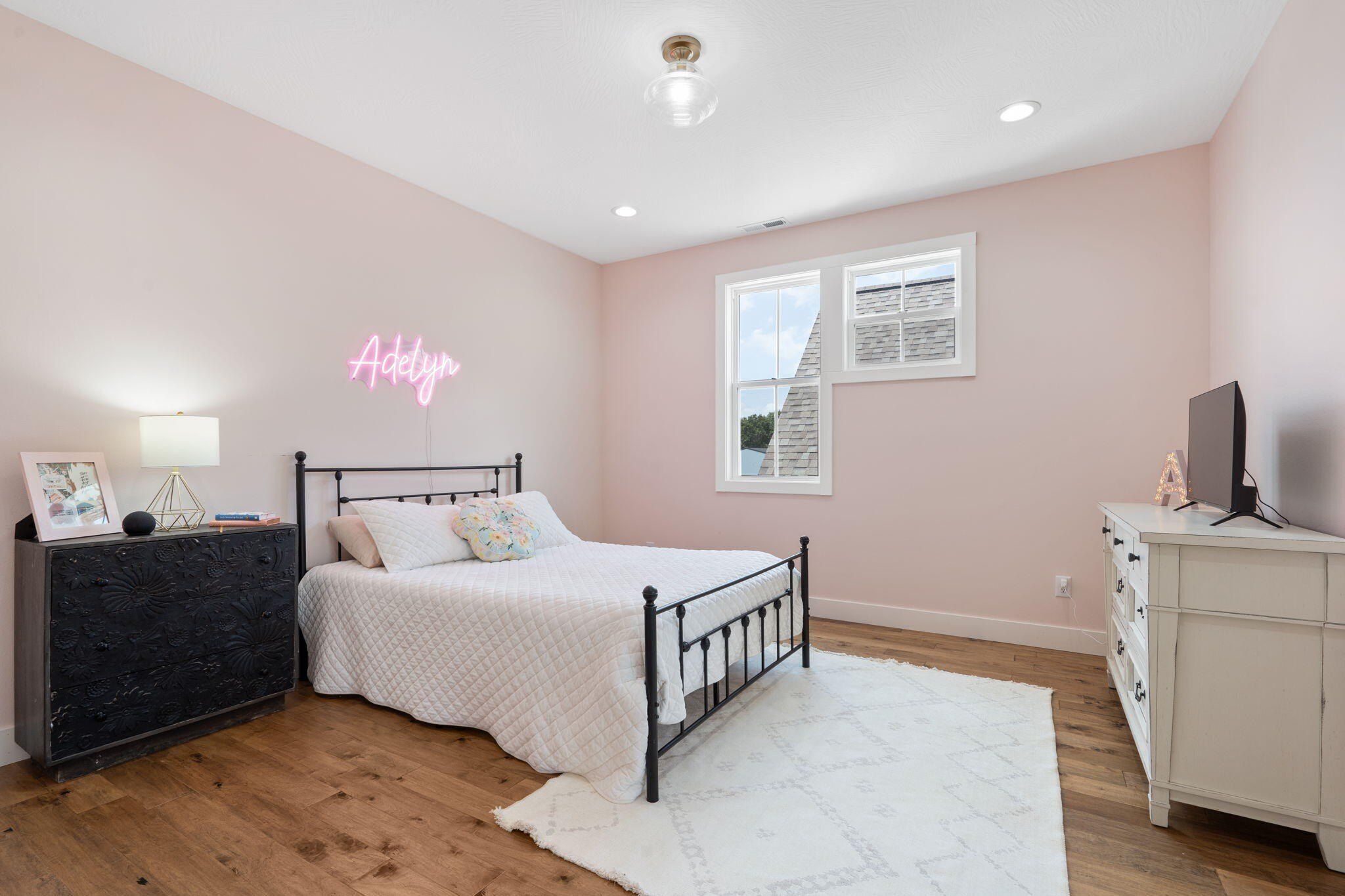 893 Hidden Springs Lane. Reeds Spring, MO 65737