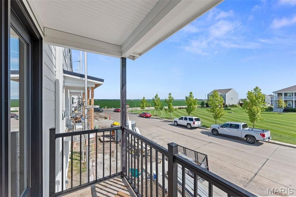 112 Canal Cottage Alley. Saint Charles, MO 63301