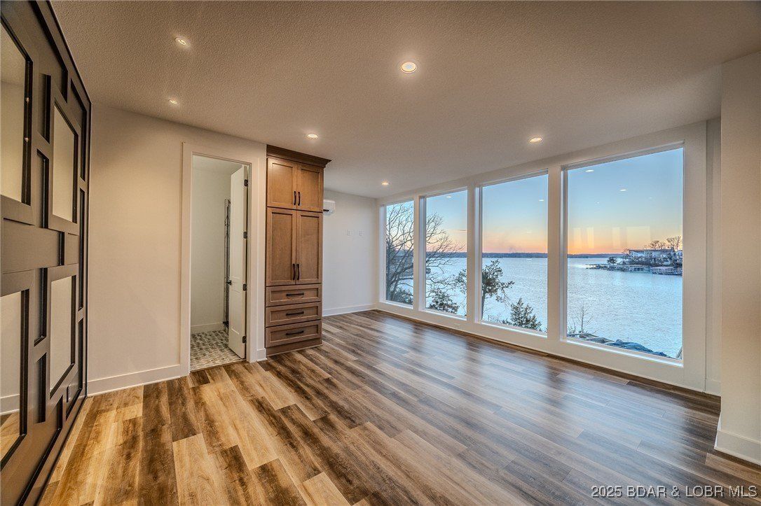 31280 Los Breezes Circle. Rocky Mount, MO 65072