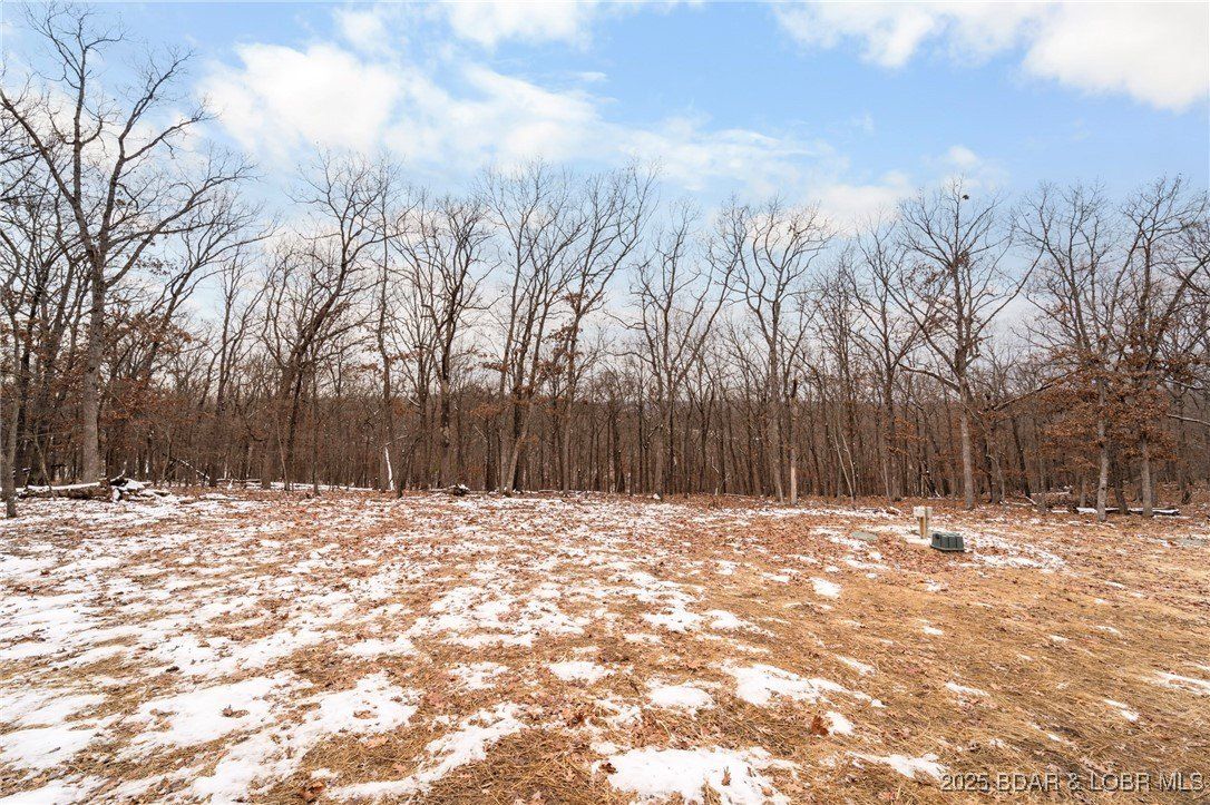 5844 Horseshoe Bend Parkway. Four Seasons, MO 65049