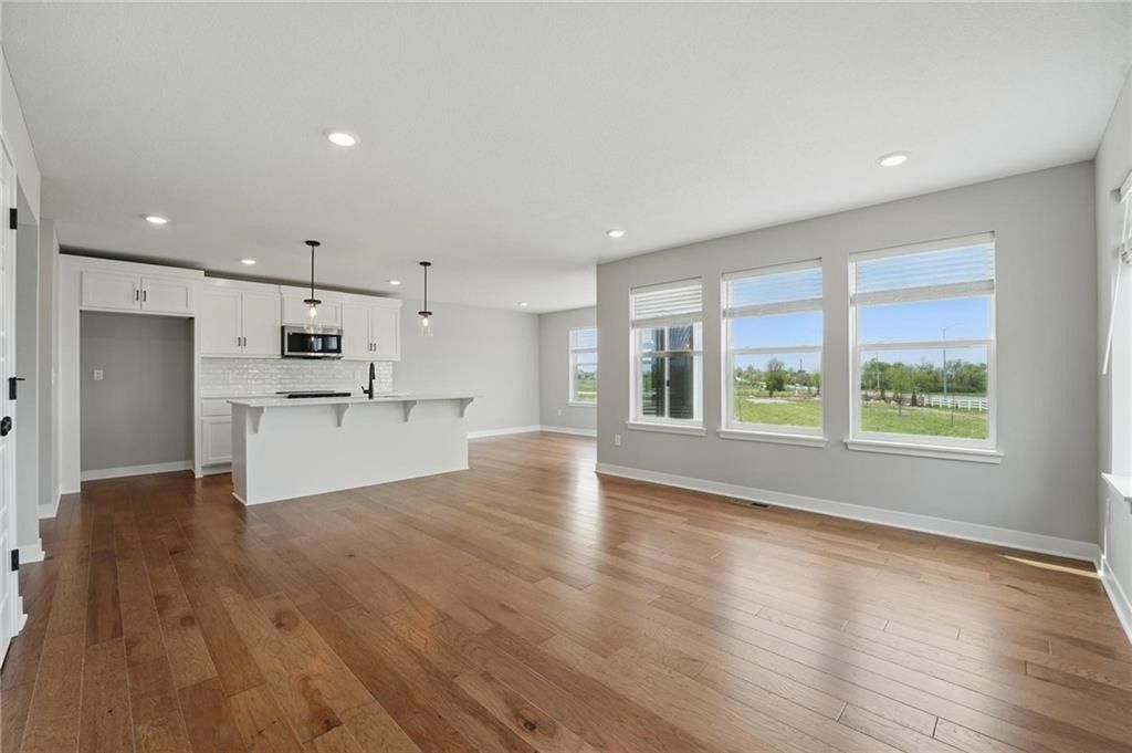 8786 Sw 10Th Street. Blue Springs, MO 64064