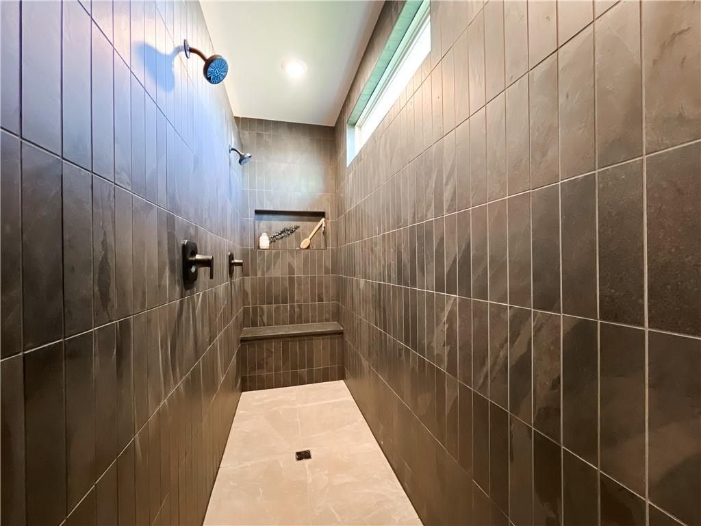 2700 Wheatley Drive. Blue Springs, MO 64029