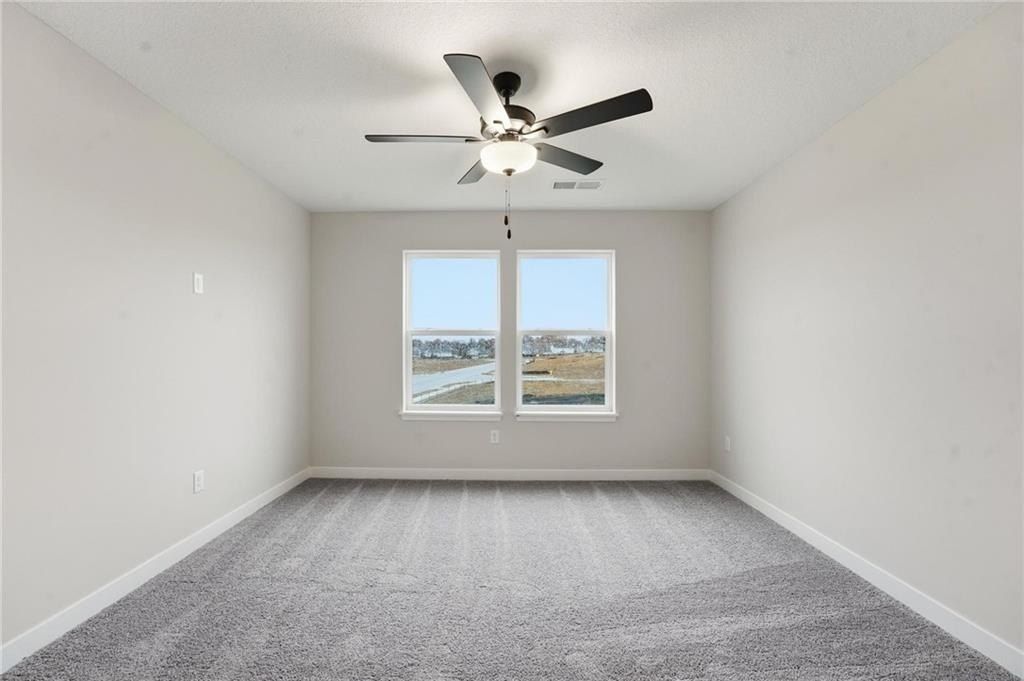 1304 Se Windbreak Drive. Lees Summit, MO 64081