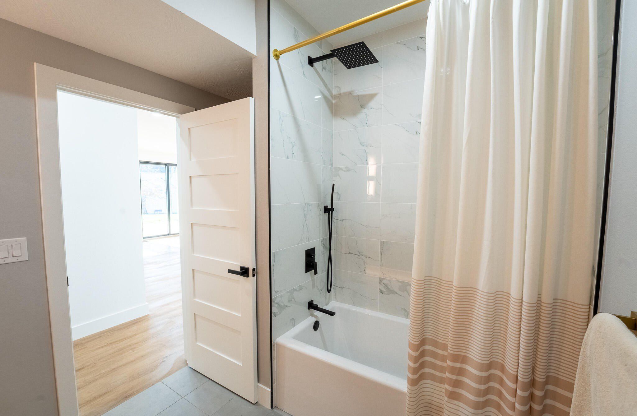 6016 Copper Ridge Street. Nixa, MO 65714