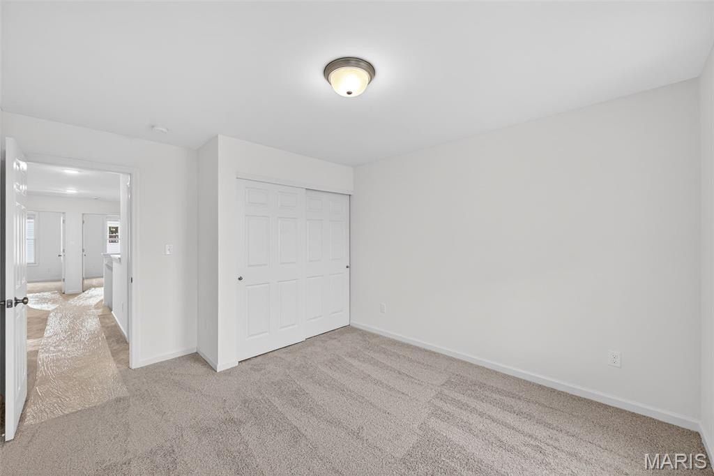 206 Marais Temps Clair Way. Saint Charles, MO 63301