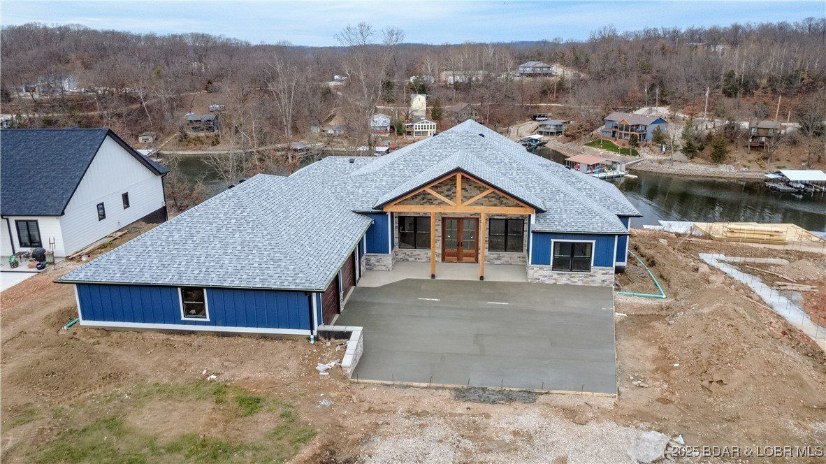 31291 Los Breezes Circle. Rocky Mount, MO 65072