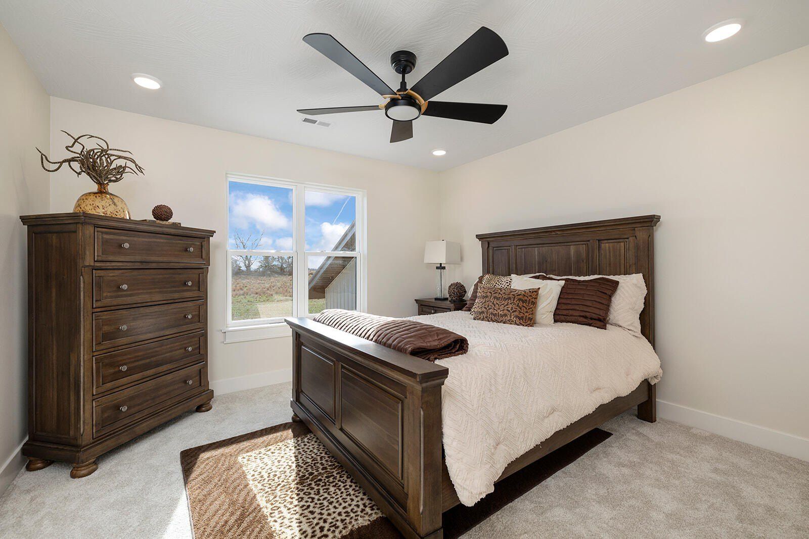 4412 S 86Th Road. Bolivar, MO 65613