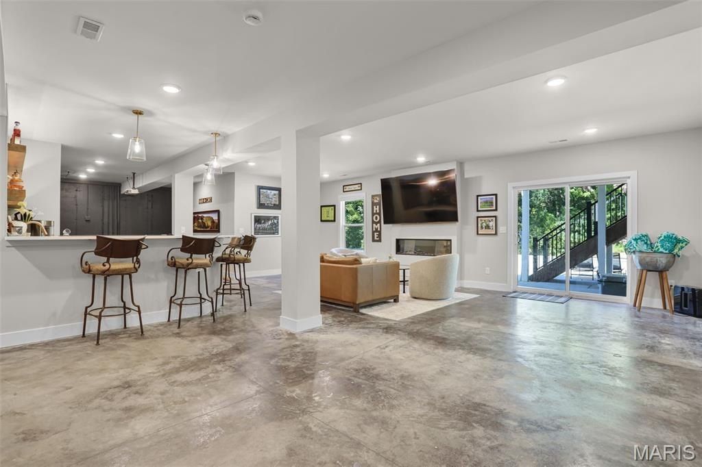 111 Fiddlers Close Road. Washington, MO 63090