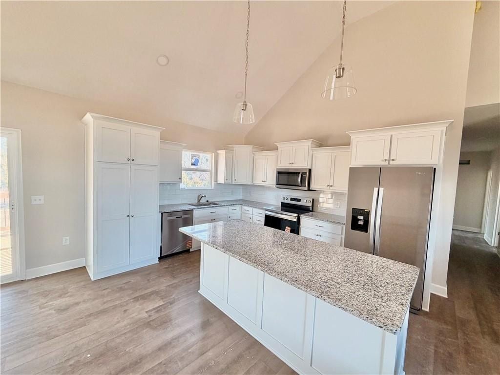 323 Ne 51 Road. Warrensburg, MO 64093